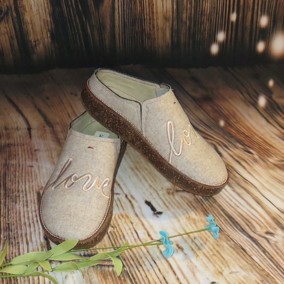 Ellen Degeneres Shoes - NWT Ellen Degeneres 7.5 "Tillie" Mule/Slipper